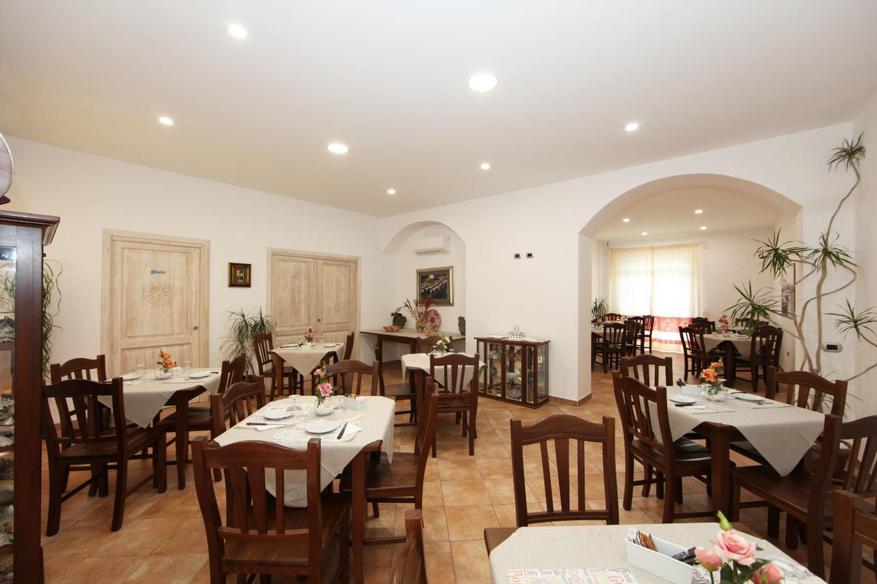 Guest House Villabianca La Maddalena  Dış mekan fotoğraf
