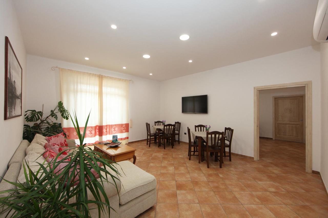 Guest House Villabianca La Maddalena  Dış mekan fotoğraf