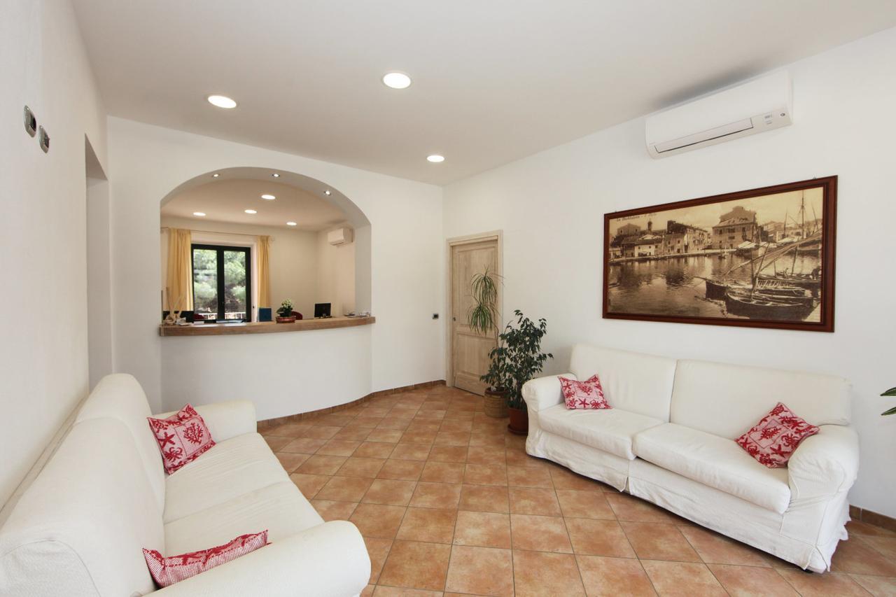 Guest House Villabianca La Maddalena  Dış mekan fotoğraf