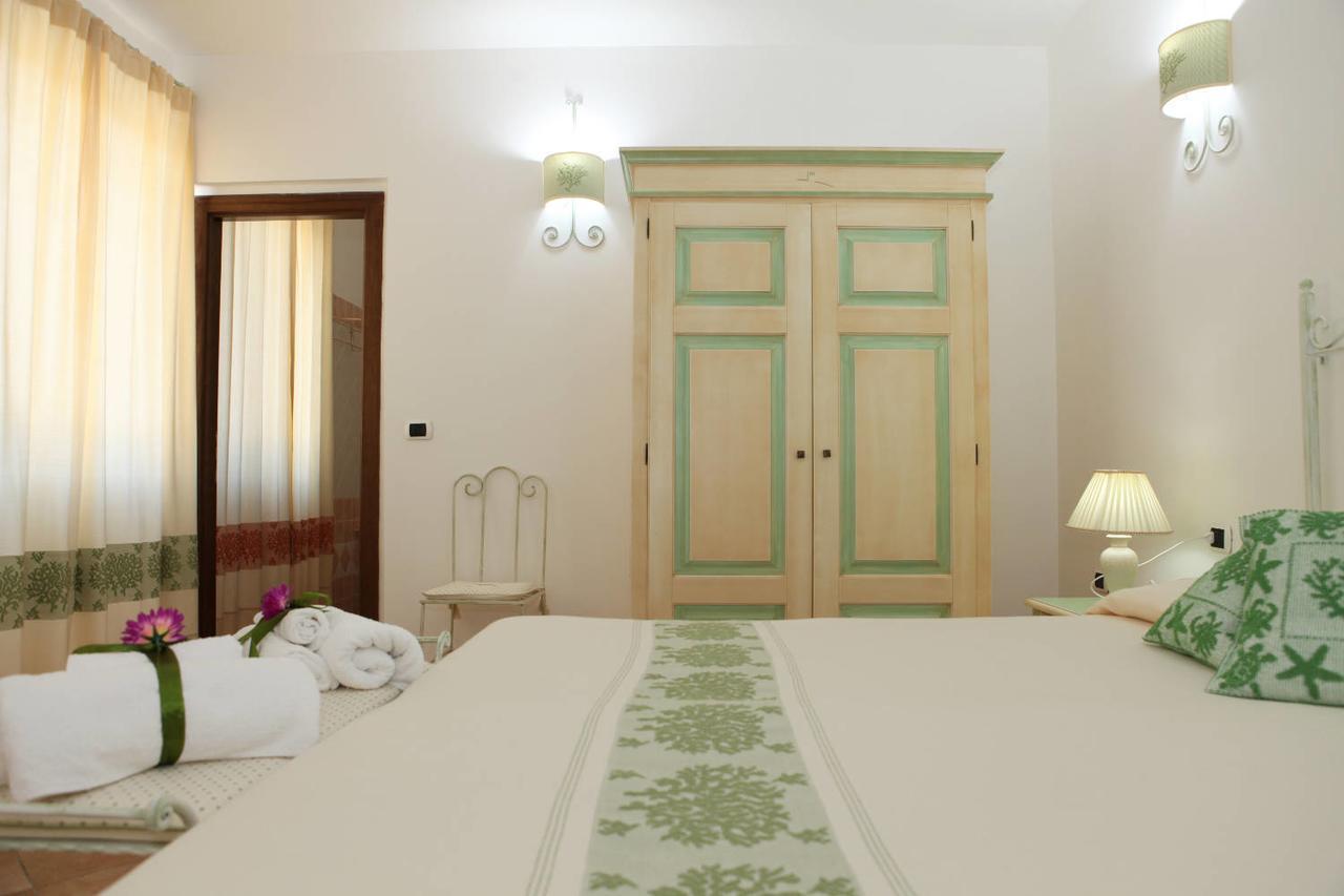 Guest House Villabianca La Maddalena  Dış mekan fotoğraf