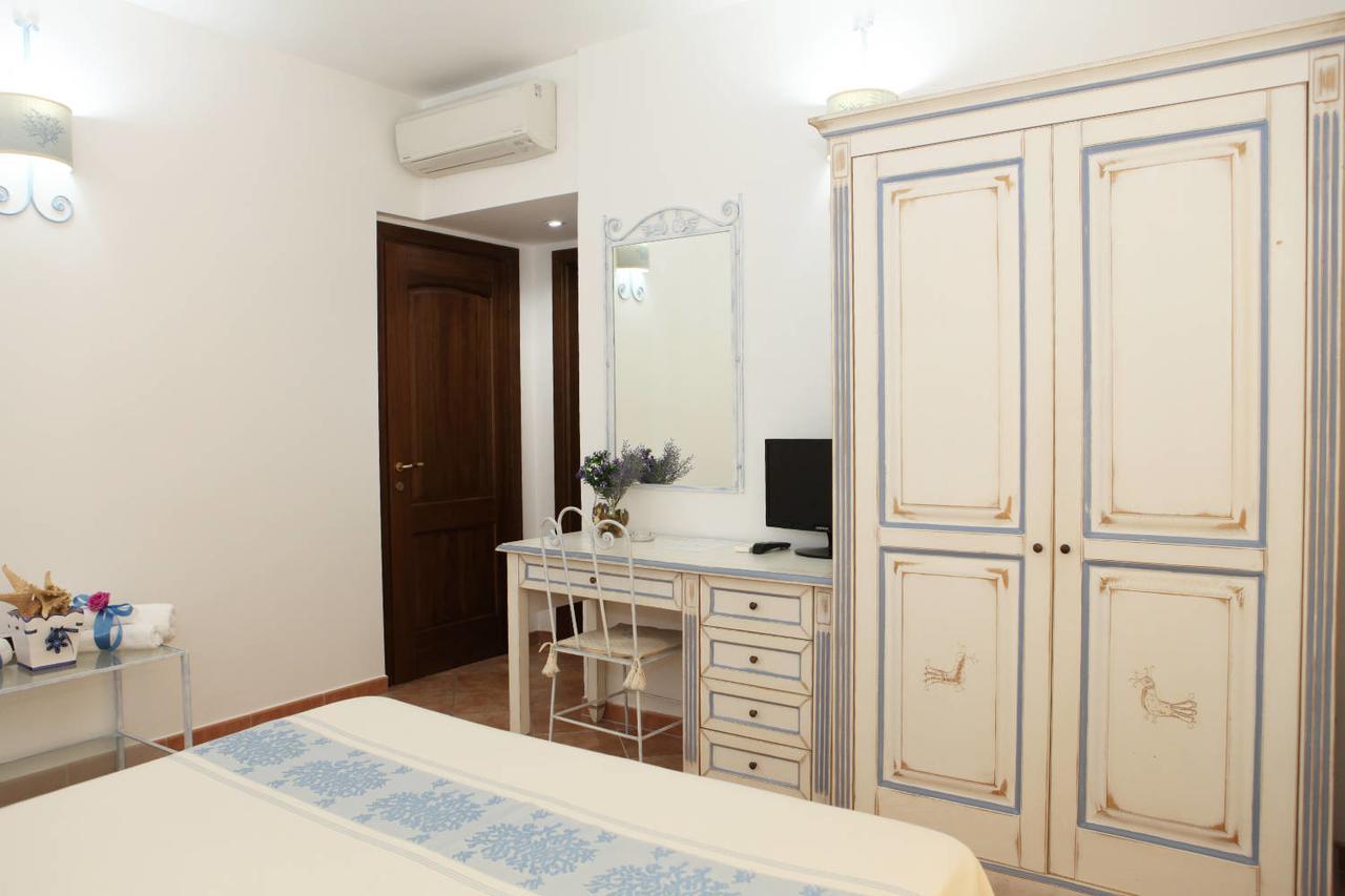 Guest House Villabianca La Maddalena  Dış mekan fotoğraf