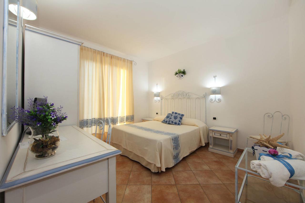 Guest House Villabianca La Maddalena  Dış mekan fotoğraf