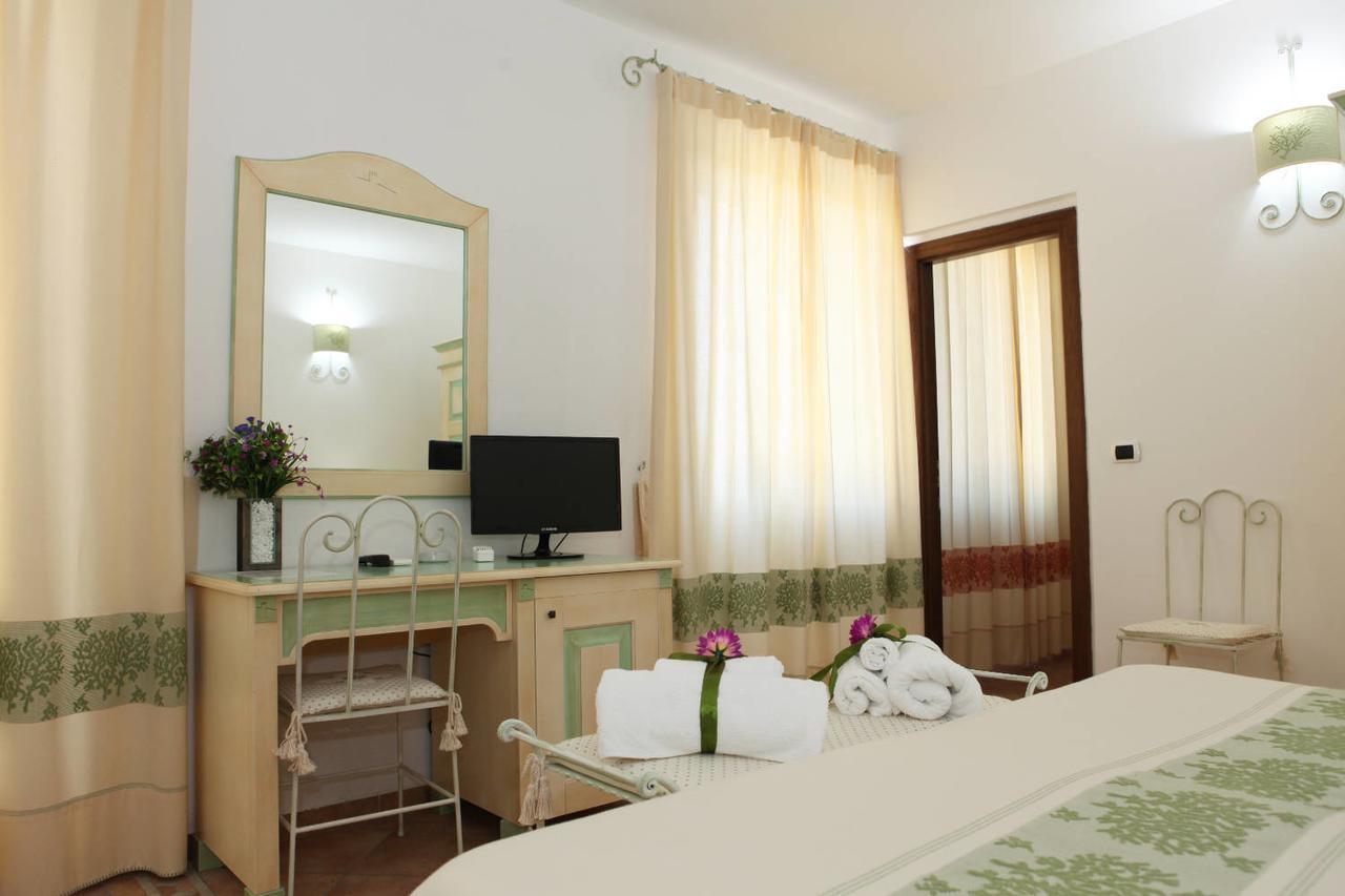 Guest House Villabianca La Maddalena  Dış mekan fotoğraf